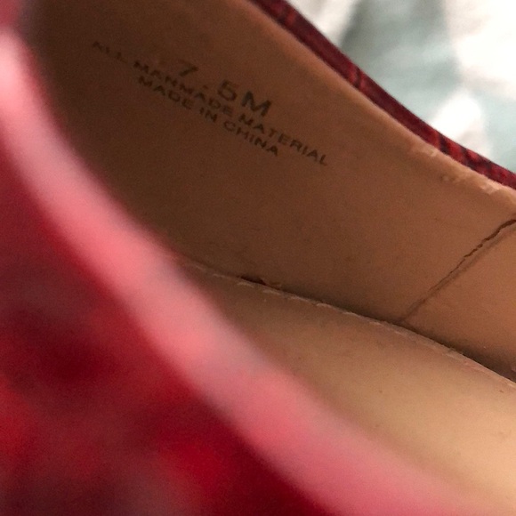 NWT Gianni Bini Reptile Embossed Red Patent Leather Platform Pumps/Heels, 7.5 - Picture 14 of 16